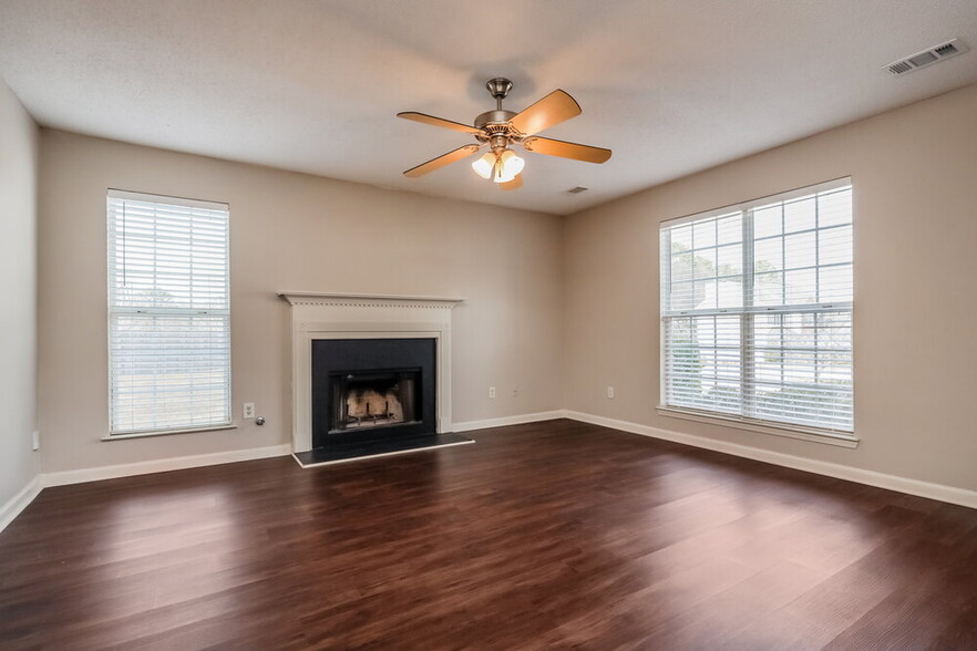 Building Photo - 504 Wyntuck Dr