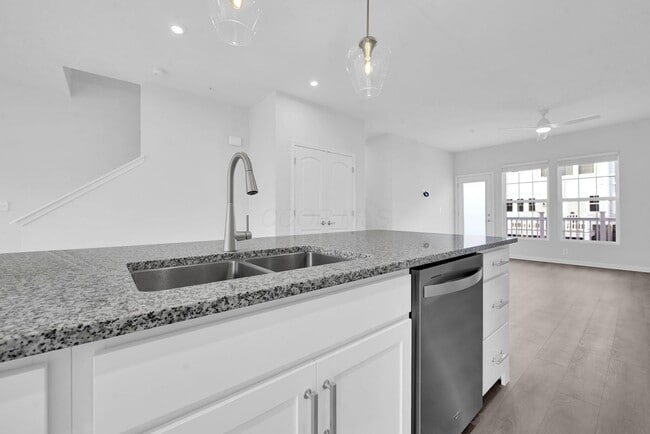 Building Photo - 4186 McCune Ave