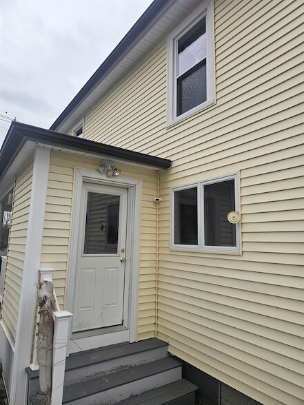 Building Photo - 50 Park St