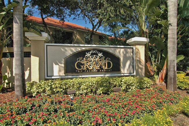 Building Photo - Furnished Condo! Gorgeous! Near beaches and shopping!