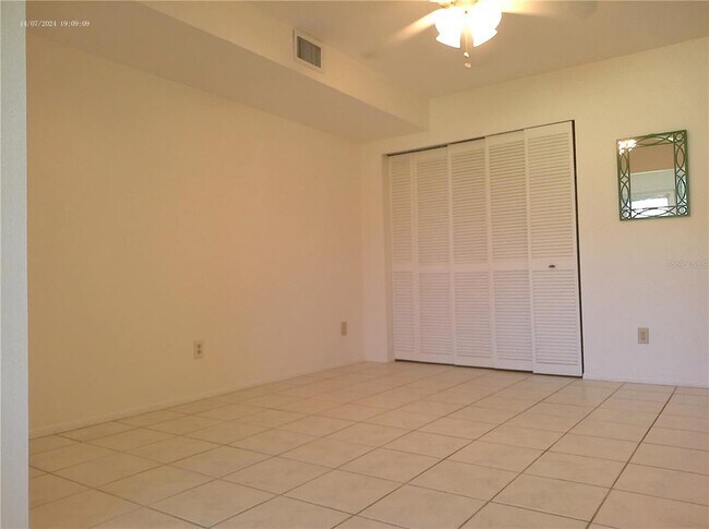Building Photo - 2400 Franciscan Dr