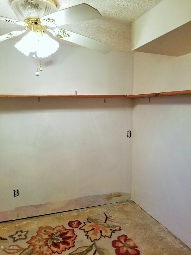 Building Photo - 8203 Camberley Dr