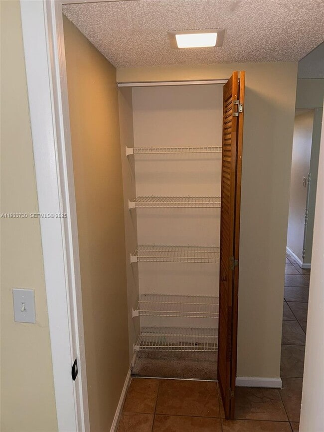 Building Photo - 8041 Southgate Blvd