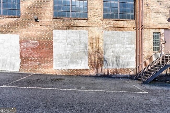 Building Photo - 650 Glen Iris Dr NE