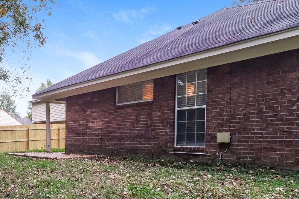 Building Photo - 10229 Cottage Farms Dr