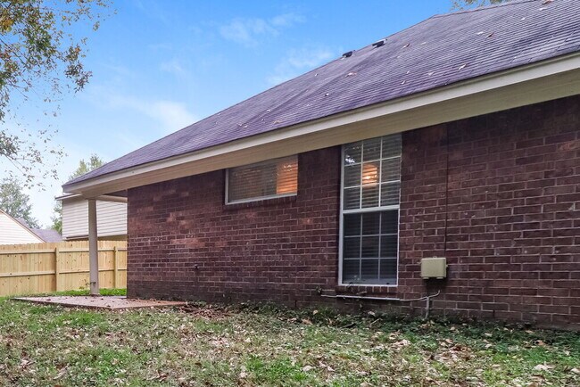 Building Photo - 10229 Cottage Farms Dr