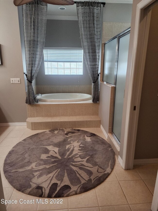 Building Photo - 220 Northgrove Dr