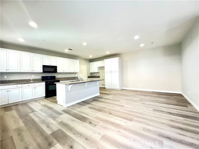 Building Photo - 5962 Silveira St