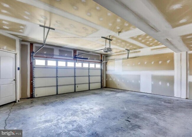 Building Photo - 125 Brockham Ct