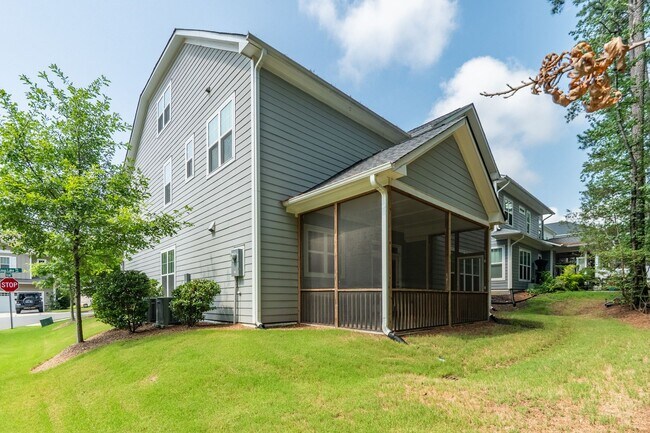 Building Photo - 500 Kings Lake Wy