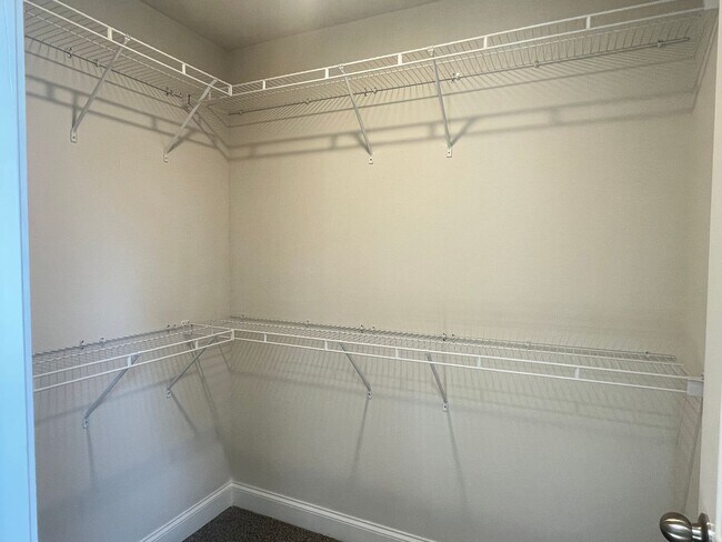 Building Photo - Beautifully Done & Brand New 4BD/2.5 Home in Jones Co.