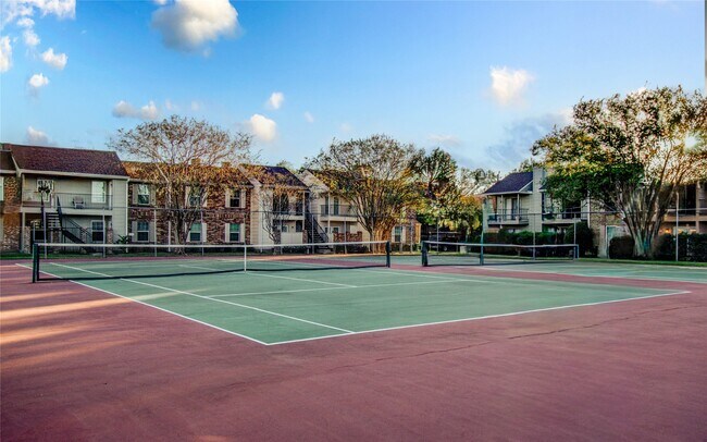 Building Photo - 2800 Jeanetta St