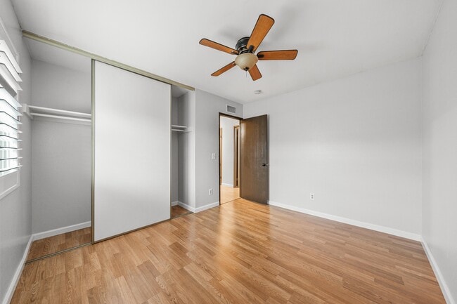 Building Photo - 9816 Costa Lago St