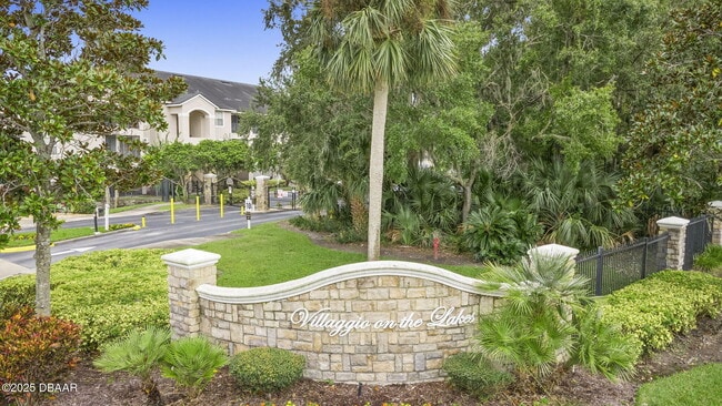 Building Photo - 940 Village Trail