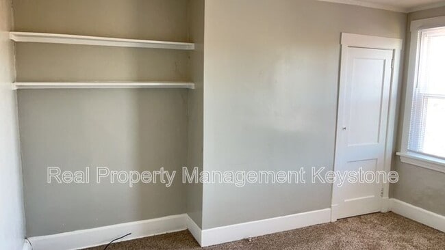 Building Photo - 33 Merritt Ave