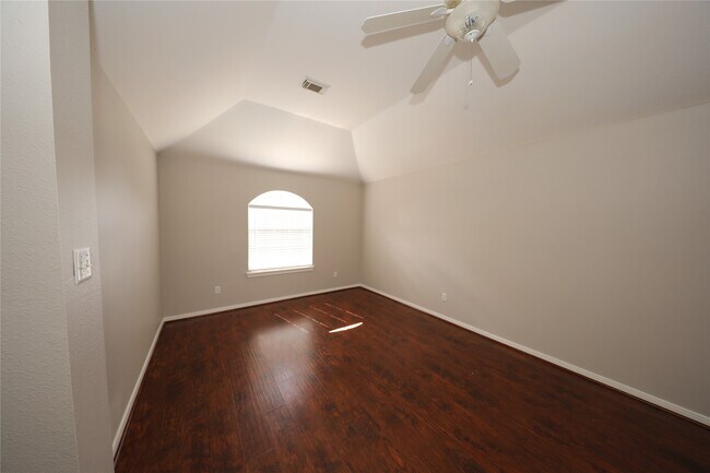 Building Photo - 5539 Mountain Forest Dr