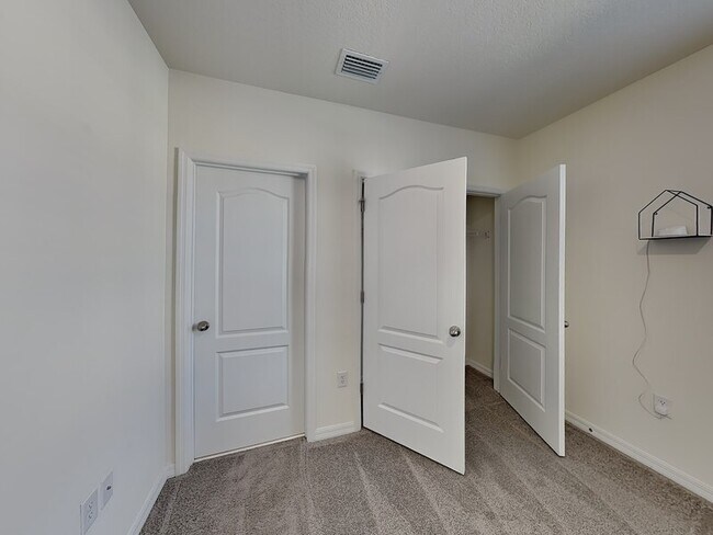 Building Photo - 1246 Lido Dr