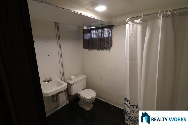 Building Photo - Lovely two bedroom two bath home