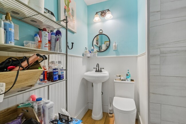 Building Photo - 4511 Avenue Q