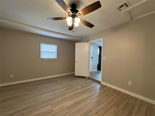 Building Photo - 1626 W Boyd St