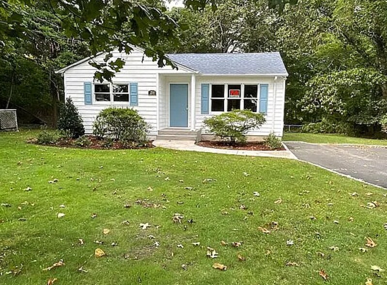 Primary Photo - 250 Lakeside Trl