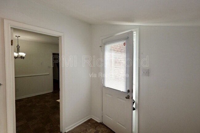 Building Photo - 2728 Grantwood Rd