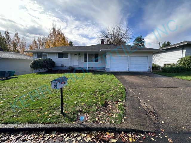 Primary Photo - Spacious 4-Bedroom Gem with 2,320 Sq Ft of Comfort in Milwaukie!