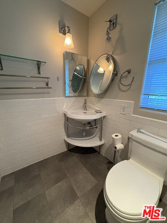 Building Photo - 444 W Avenue 37