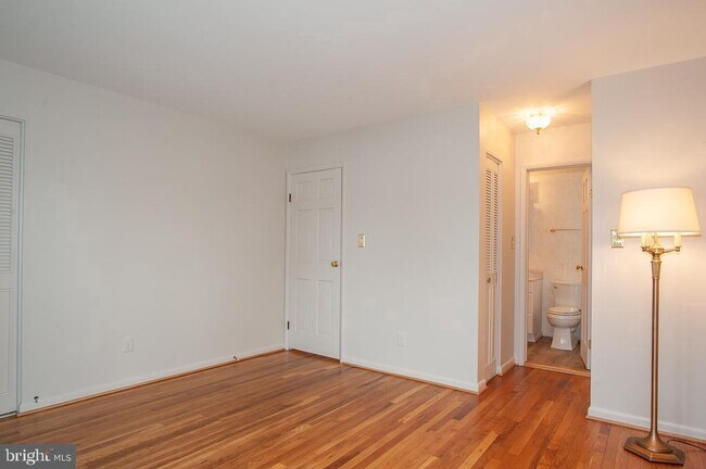 Building Photo - 5931 Peverill Dr