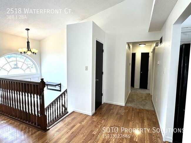 Building Photo - Lovely  3 bedroom, 2 bathroom home located...