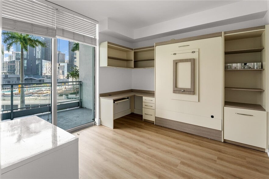 Building Photo - 90 SW 3rd St