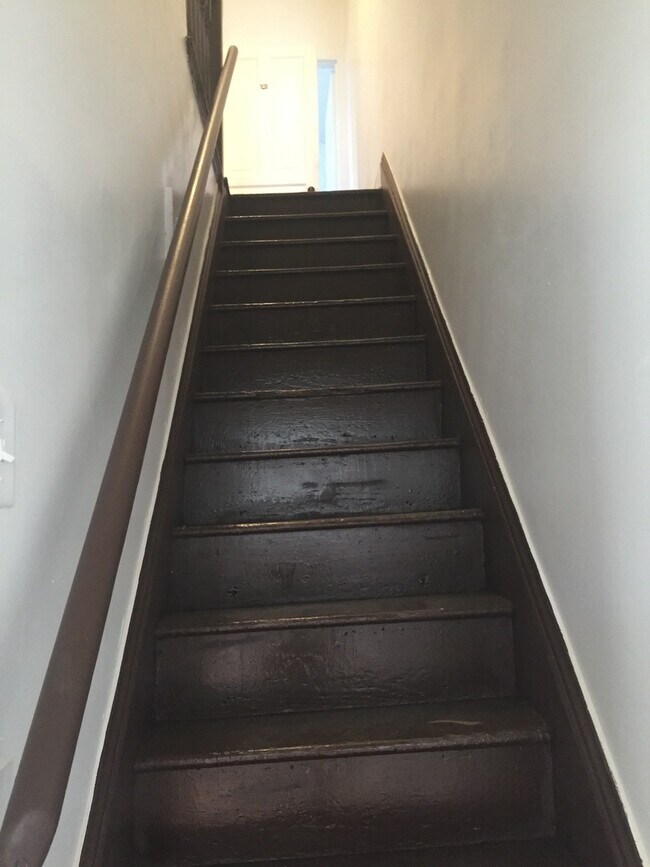 Building Photo - 5 Bedroom Home For Rent! York City SD