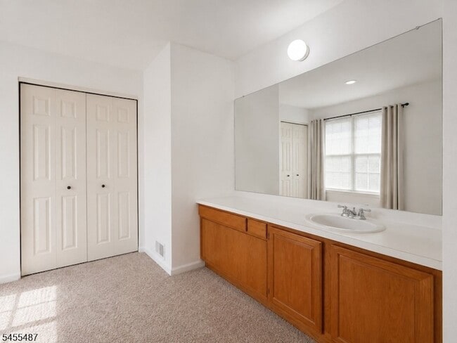 Building Photo - 121 Harrow Dr