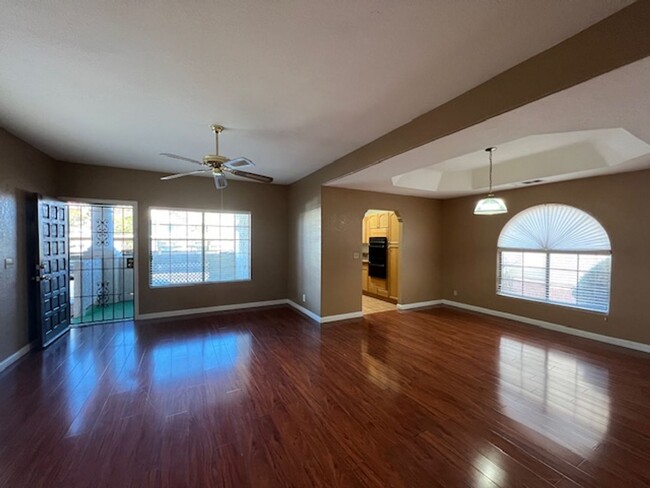 Building Photo - beautiful 2 bedroom condo