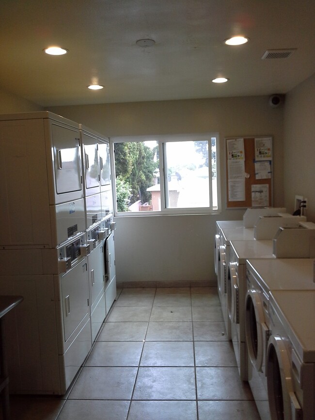 Onsite laundry - 4727 W 147th St