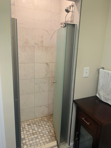 Building Photo - 102 Morrison Ave