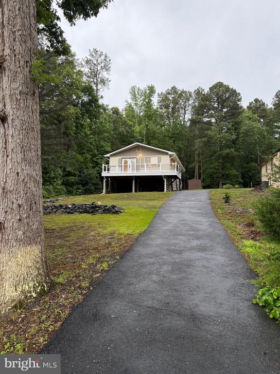 Building Photo - 231 Lake Caroline Dr