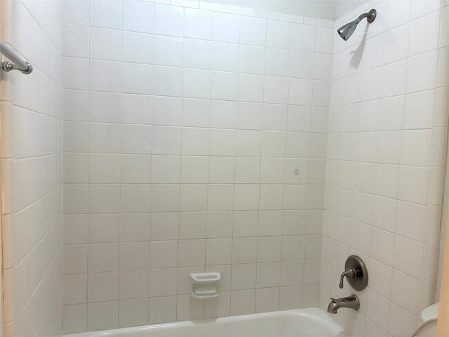 Building Photo - 2203 Summer Bay Ct