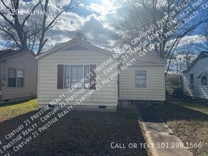 Building Photo - 5204 Alpha St