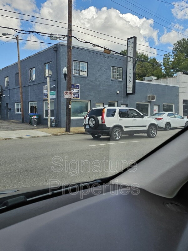 Primary Photo - 2312 W Cary St