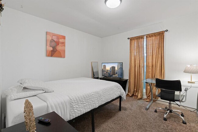 Building Photo - 2603 Parker Ln