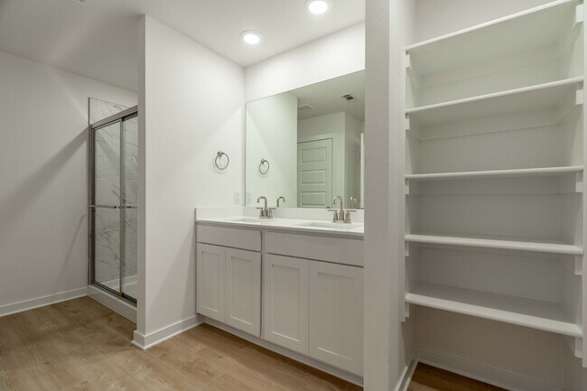Building Photo - 4530 W Canyon Run Dr