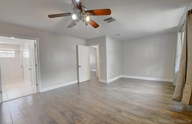 Building Photo - 6165 Belleza Ln