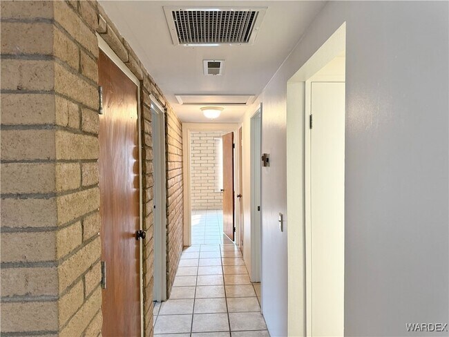 Building Photo - 7916 Center St