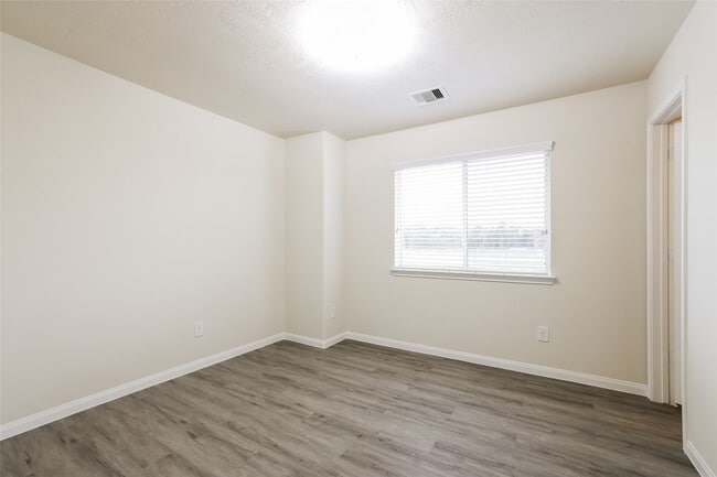 Building Photo - 9615 Fabia Court