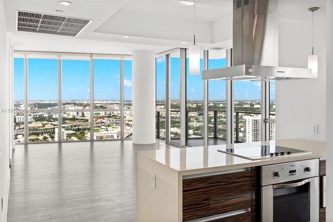 Building Photo - 1100 Biscayne Blvd