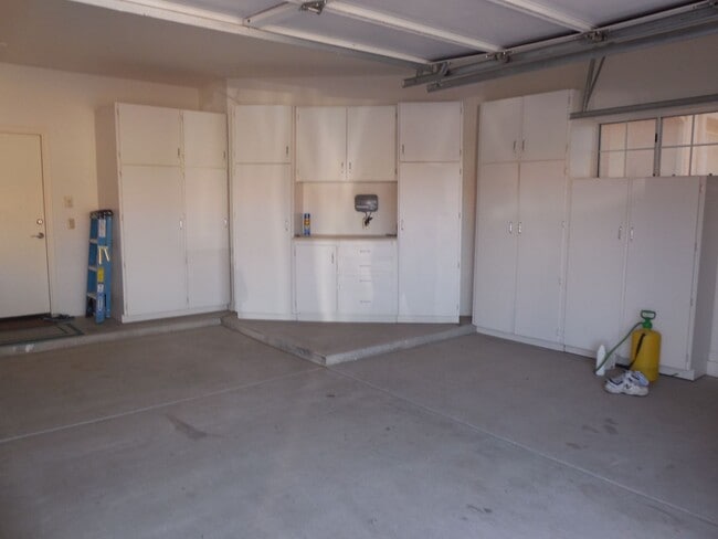 Building Photo - Beautifully Updated 3-Bedroom Home in Sun Lakes - Long-Term Rental