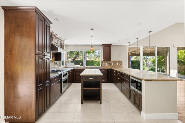 Building Photo - 3805 Mainsail Cir