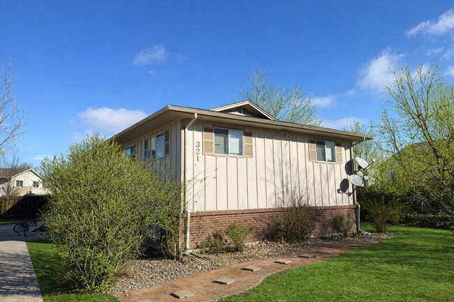 Building Photo - 321 Bonnie Ct