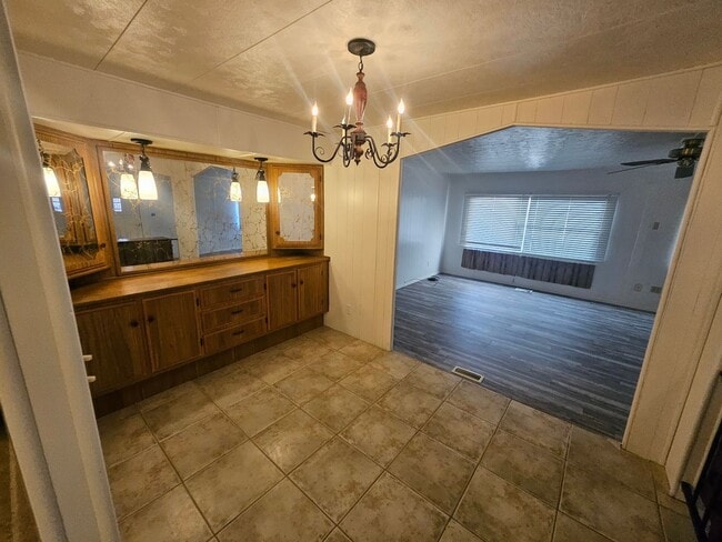 Building Photo - 2 Bedroom Mobile Close to the River